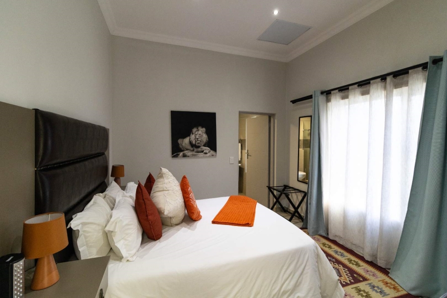 7 Bedroom Property for Sale in Sandbaai Western Cape